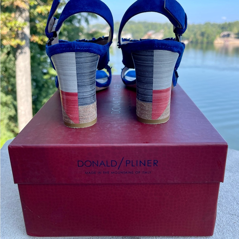 ‼️🎉HOST PICK🎉‼️Donald J. Pliner Block Heels in Royal Blue Suede 9M - Picture 3 of 6